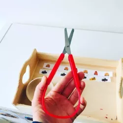 pierwsze nożyczki dla dzieci Montessori